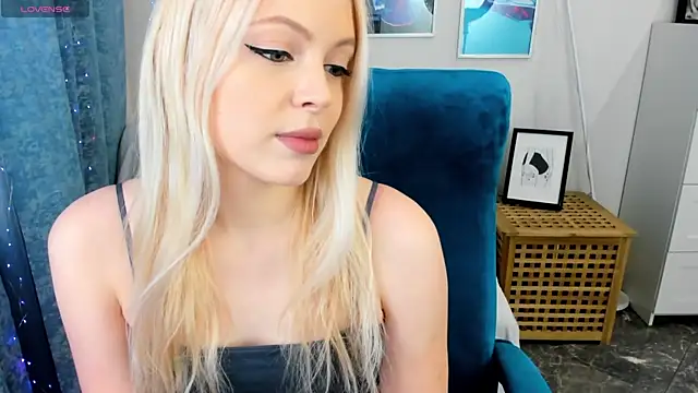 Snapshot of KatherineePierce chatting on May 2026 05:01:01 PM KatherineePierce online show from May 2026 05:01:01 PM