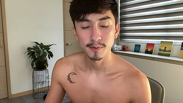 sweettaaron01 online show from October 2025 05:34:02 PM