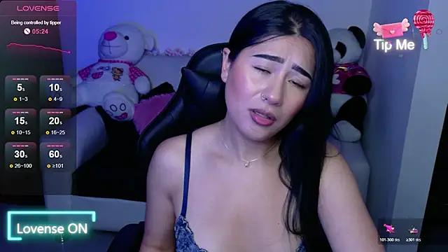 evelyn ch  online show from November 2025 11:10:01 AM