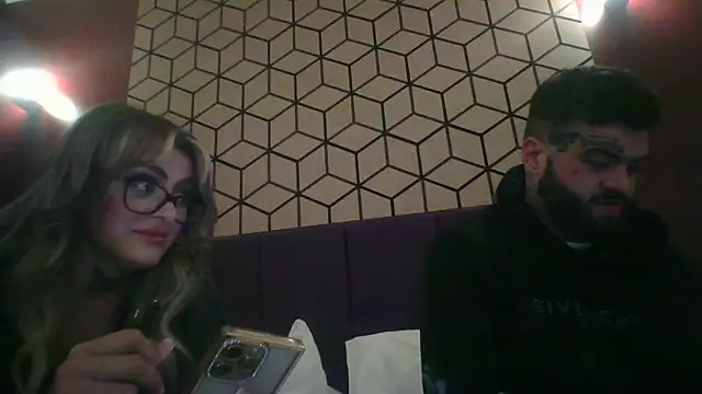 Snapshot of TheFoxyCouple69 chatting on March 2026 12:43:02 AM TheFoxyCouple69 online show from March 2026 12:43:02 AM