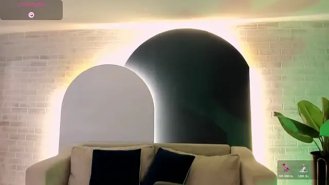 IsabellaMoreau online show from December 2025 07:53:02 PM