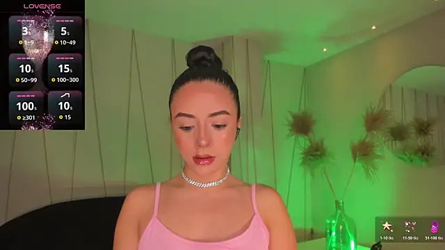 IsabellaMoreau online show from March 2026 06:12:02 PM