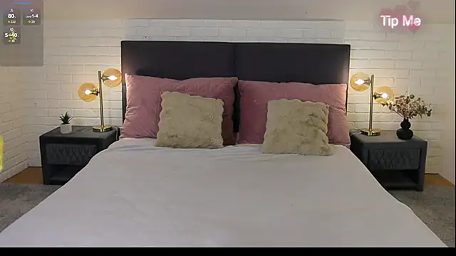 Snapshot of Angel___Blond chatting on July 2026 03:32:02 PM Angel Blond online show from July 2026 03:32:02 PM