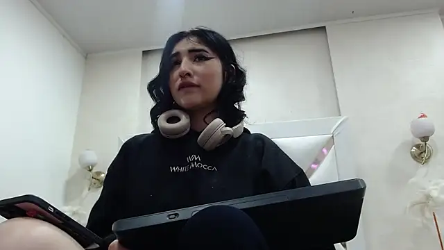 KattEngel online show from September 2025 03:11:02 AM