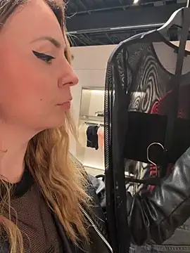 LovelyAria  online show from March 2026 06:58:01 PM