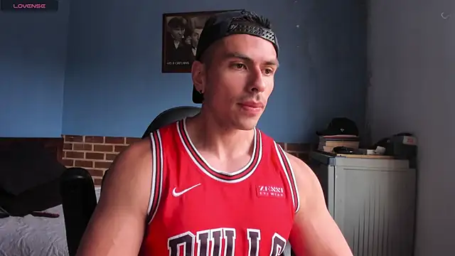 Snapshot of justinkarter chatting on October 2025 02:48:01 PM justinkarter online show from October 2025 02:48:01 PM