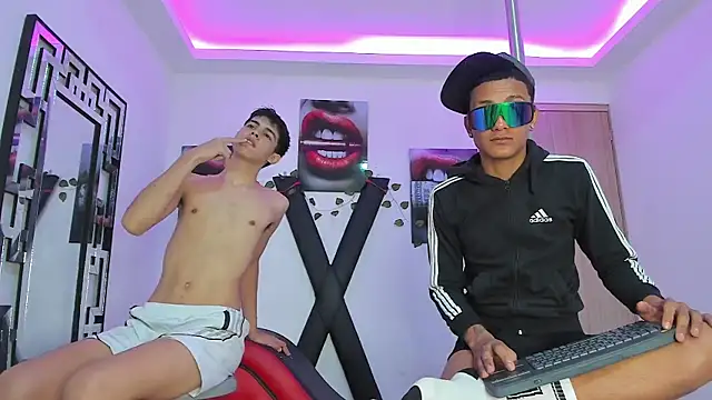 TWINKS FRIENDS online show from September 2025 07:24:02 AM