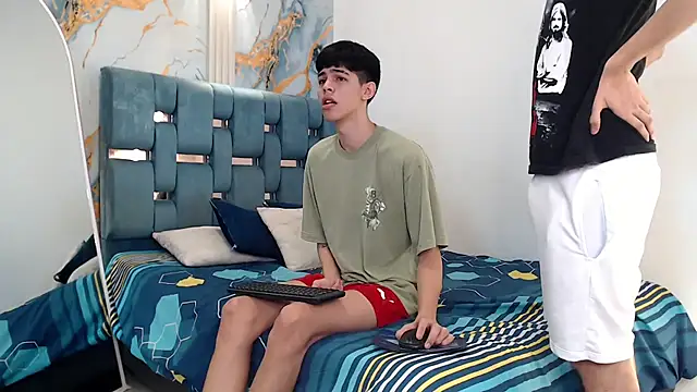 TWINKS FRIENDS online show from February 2026 01:17:01 PM