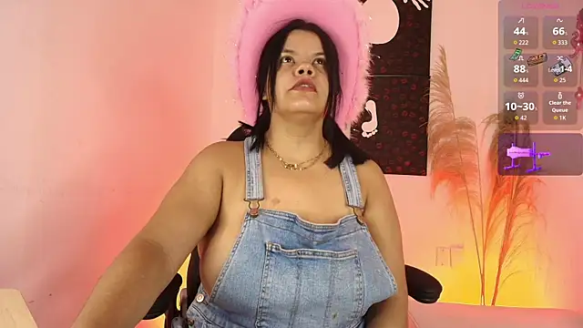 Snapshot of Iamlola_ chatting on September 2025 03:44:01 AM Iamlola online show from September 2025 03:44:01 AM