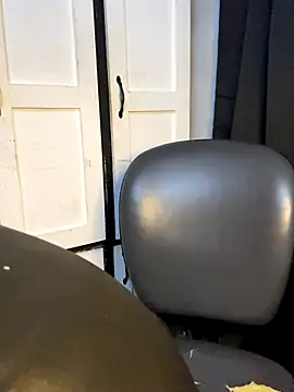 chicachocolate01 online show from November 2025 07:19:02 AM