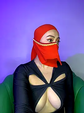 Aisha Malek online show from November 2025 07:47:01 PM