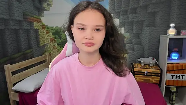 Snapshot of EmilyChaves chatting on October 2025 08:09:02 PM EmilyChaves online show from October 2025 08:09:02 PM