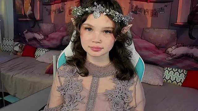 EmilyChaves online show from October 2025 06:41:02 PM