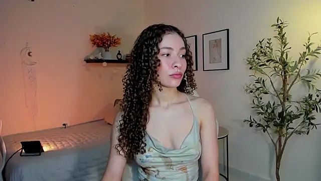 Snapshot of isabella-garcia- chatting on April 2026 01:25:02 AM isabella-garcia- online show from April 2026 01:25:02 AM