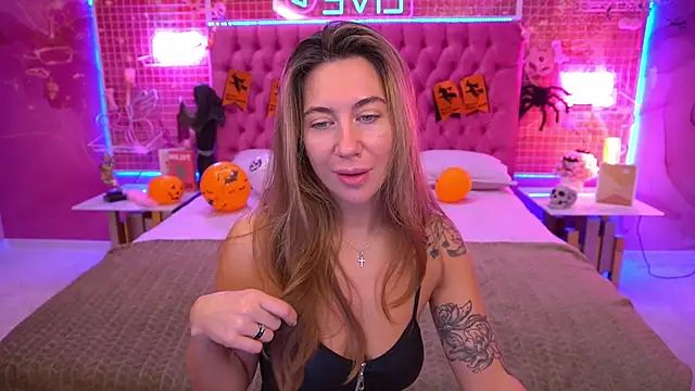 KateShanny online show from November 2025 07:21:01 AM