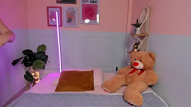 Camila Rivers online show from December 2025 04:21:01 AM