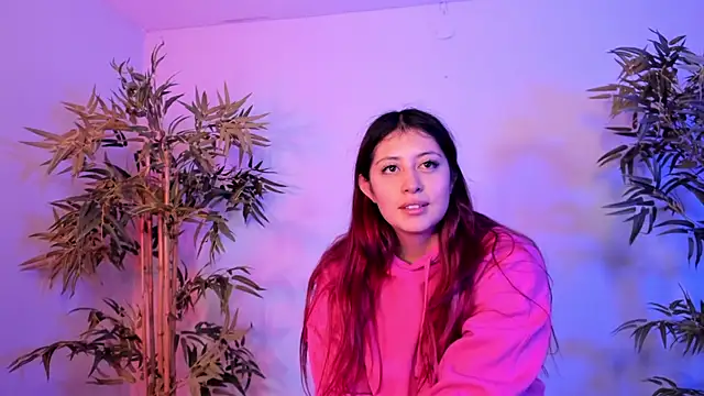 Snapshot of Aphriil__ chatting on October 2025 12:05:01 PM Aphriil online show from October 2025 12:05:01 PM