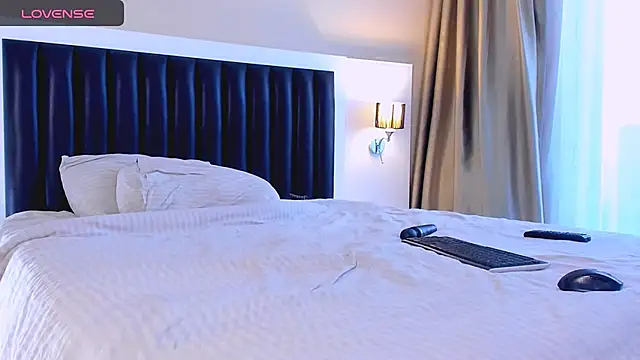 marrenaa online show from November 2025 07:08:02 AM