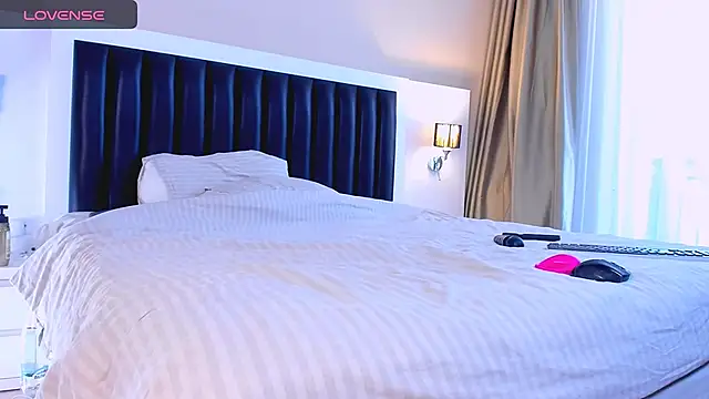 marrenaa online show from November 2025 07:11:02 AM