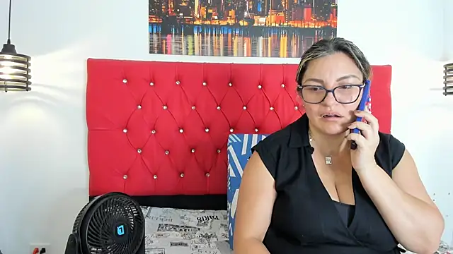 carolinacrus01 online show from September 2025 03:55:02 PM