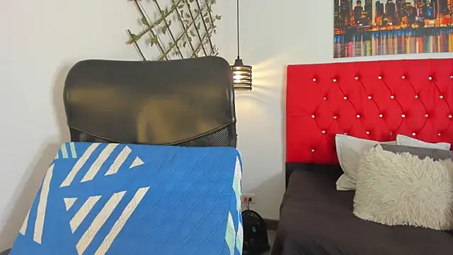 carolinacrus01 online show from October 2025 02:18:02 PM