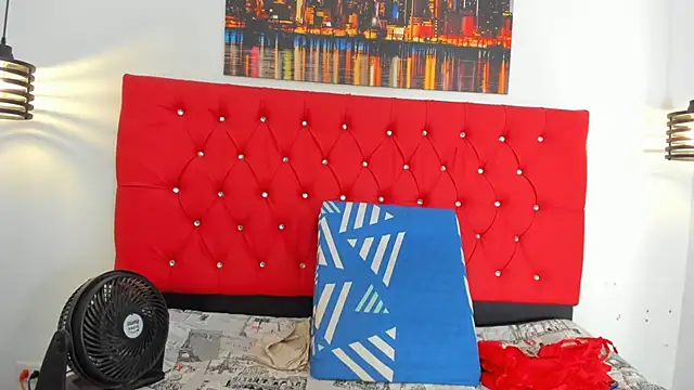 carolinacrus01 online show from November 2025 03:44:02 PM