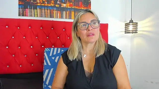 carolinacrus01 online show from November 2025 02:54:01 PM