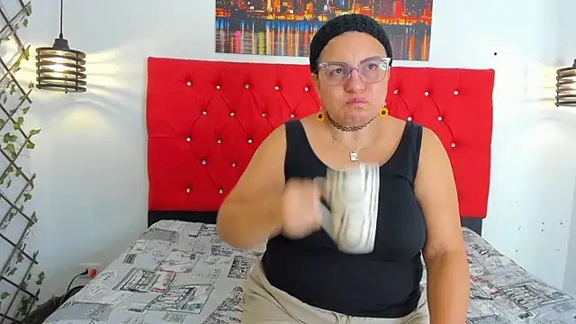 carolinacrus01 online show from January 2026 04:20:01 PM