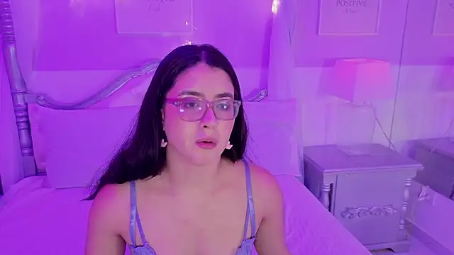 LiLLiAnderson online show from September 2025 12:06:01 PM