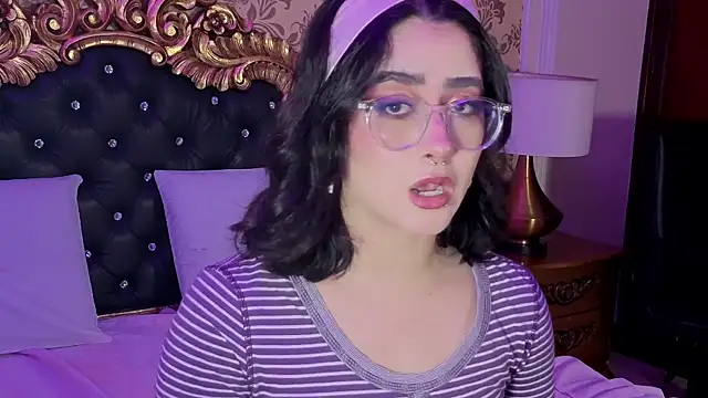 LiLLiAnderson online show from November 2025 11:53:01 AM