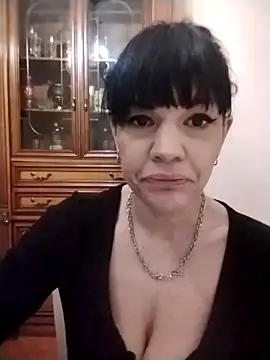 SarettaB90 online show from January 2026 04:20:01 PM