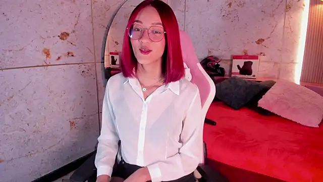 daphne courtis online show from October 2025 03:15:02 AM