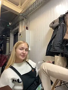 Snapshot of CandyVice chatting on September 2025 05:57:01 PM CandyVice online show from September 2025 05:57:01 PM