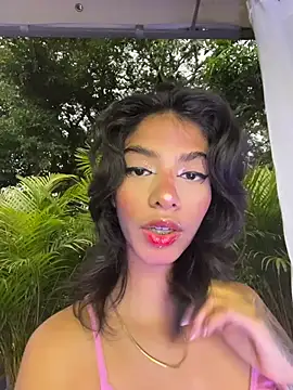 Snapshot of TweetiePieXXX chatting on November 2025 10:25:01 PM TweetiePieXXX online show from November 2025 10:25:01 PM