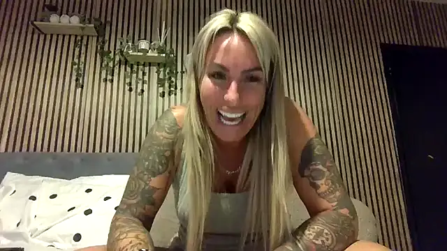 poppyinga1 online show from January 2026 09:09:01 PM