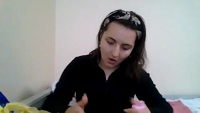 Snapshot of DInaraXRose chatting on October 2025 03:42:02 PM DInaraXRose online show from October 2025 03:42:02 PM