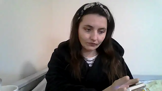 DInaraXRose online show from December 2025 11:52:01 AM