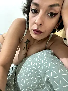 Piggiteablacktea online show from September 2025 08:01:01 PM