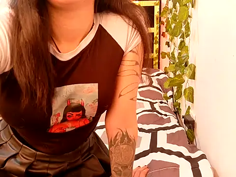 lucywhite13 online show from September 2025 07:37:02 PM