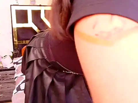 lucywhite13 online show from October 2025 07:36:01 PM