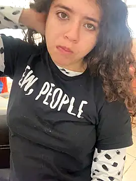 Lucy YupiSweet online show from November 2025 05:07:01 PM