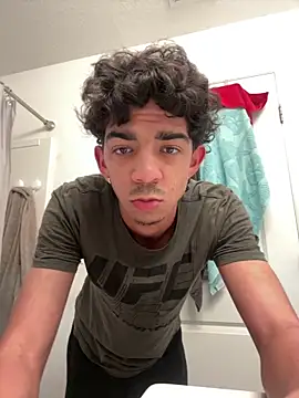 Snapshot of Ryan_12xX chatting on November 2025 10:37:02 PM Ryan 12xX online show from November 2025 10:37:02 PM