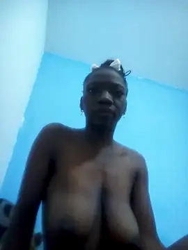 Snapshot of Aurora-Queen chatting on October 2025 03:25:01 AM Aurora-Queen online show from October 2025 03:25:01 AM