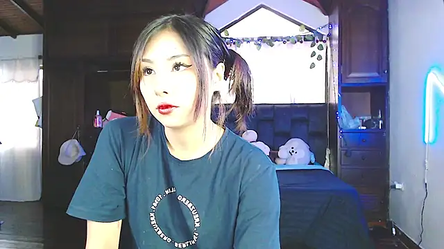 Shisuku Sophi online show from October 2025 10:09:01 PM