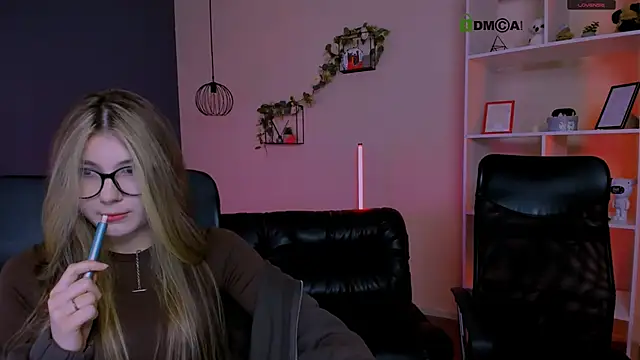 barbara crazy online show from March 2026 08:03:02 PM