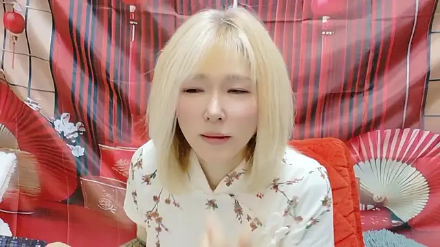 Snapshot of kimagure-fu- chatting on May 2026 01:39:02 PM kimagure-fu- online show from May 2026 01:39:02 PM