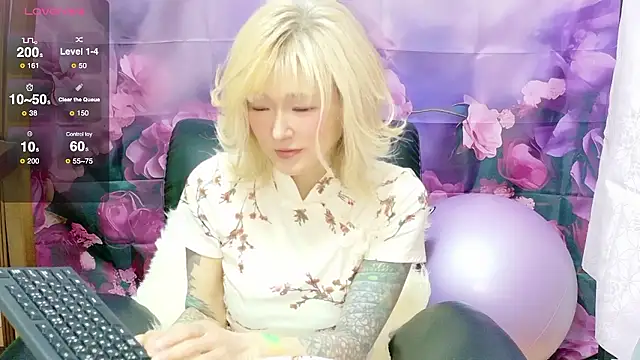 Snapshot of kimagure-fu- chatting on May 2026 01:48:02 PM kimagure-fu- online show from May 2026 01:48:02 PM