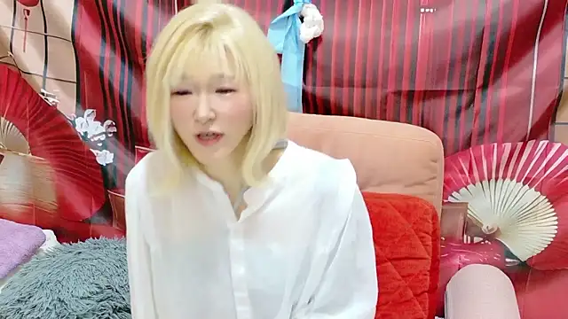 Snapshot of kimagure-fu- chatting on May 2026 01:41:02 PM kimagure-fu- online show from May 2026 01:41:02 PM
