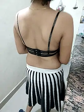 Snapshot of Pihu_Chopra chatting on September 2025 03:28:02 PM Pihu Chopra online show from September 2025 03:28:02 PM