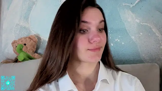 Snapshot of chloemilka chatting on May 2026 06:28:02 PM chloemilka online show from May 2026 06:28:02 PM